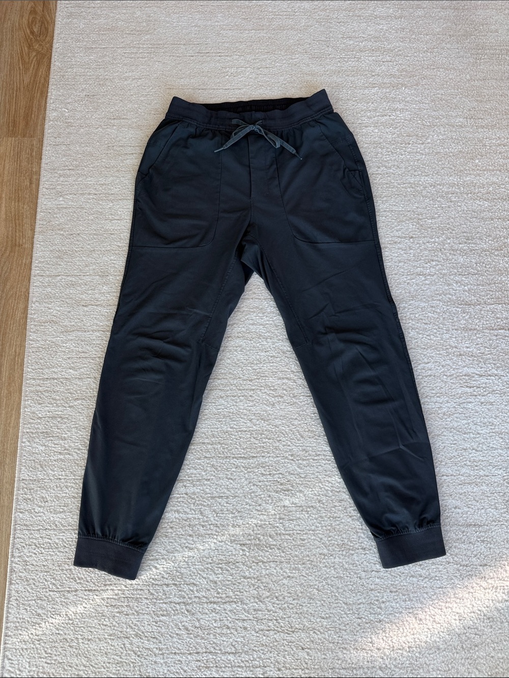 Men’s Lululemon ABC joggers size M - charcoal color